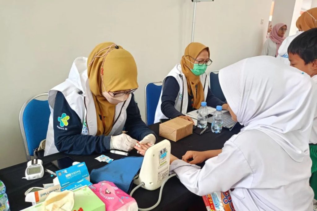Kesehatan Pelajar di Era Digital: Tantangan dan Solusi