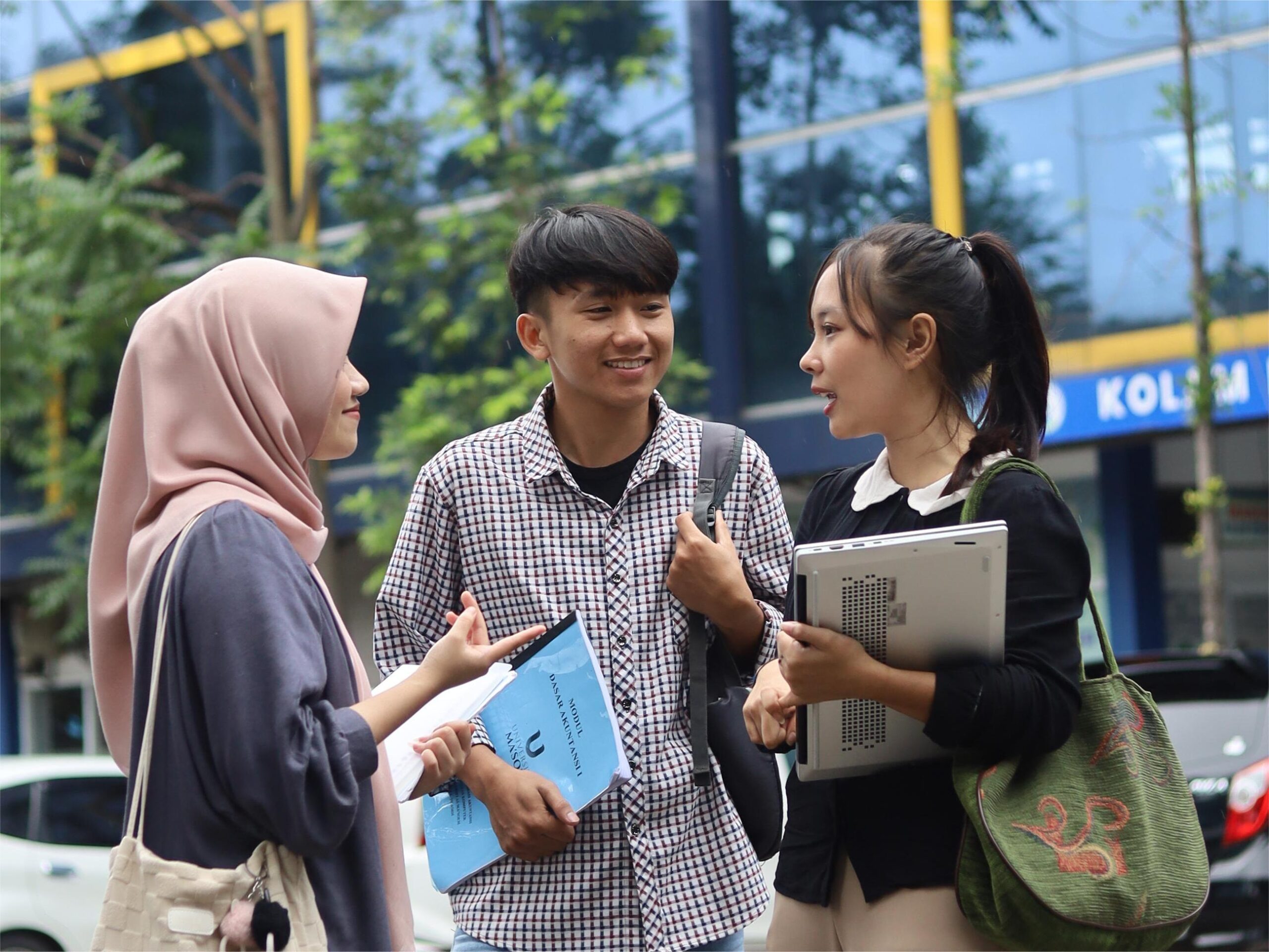 Adaptasi Sosial